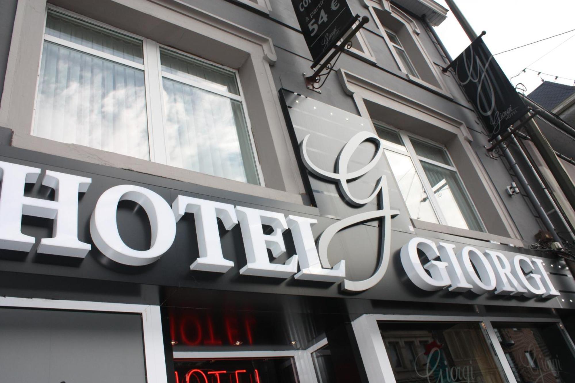 Hotel Giorgi Et Logements Insolites-Jacuzzi Prive 바스토뉴 외부 사진