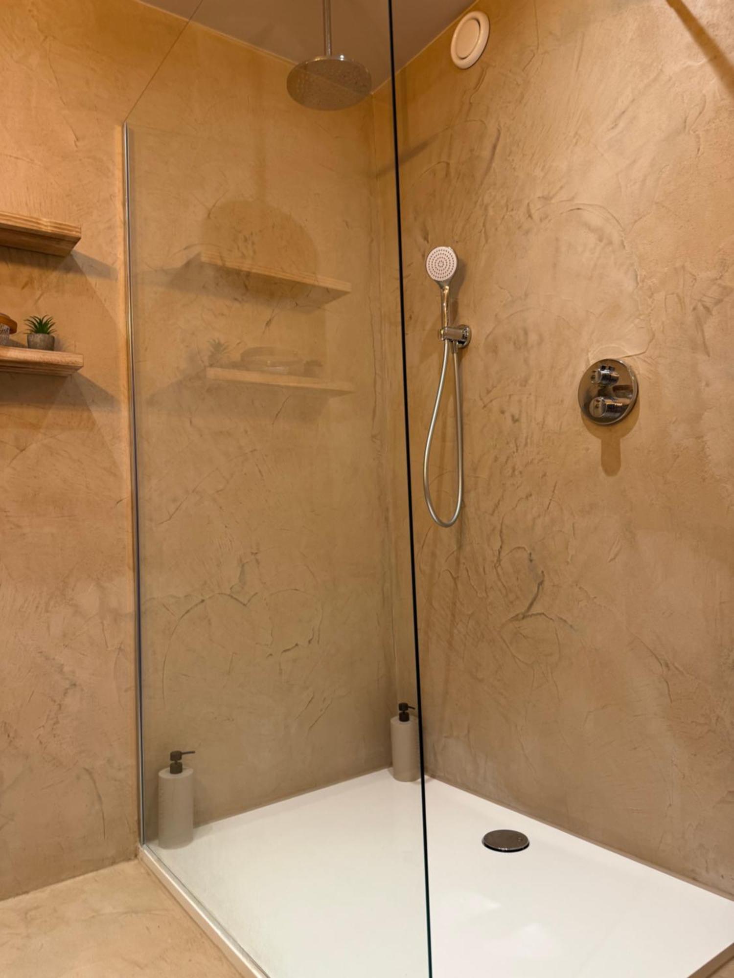 Hotel Giorgi Et Logements Insolites-Jacuzzi Prive 바스토뉴 외부 사진