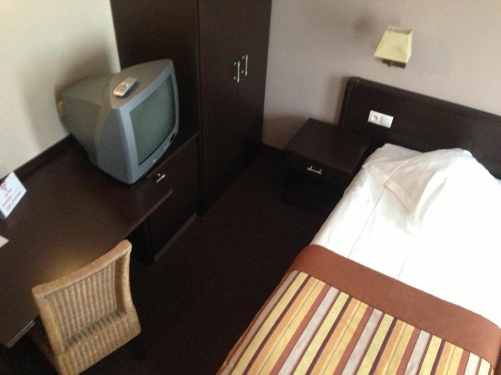 Hotel Giorgi Et Logements Insolites-Jacuzzi Prive 바스토뉴 객실 사진